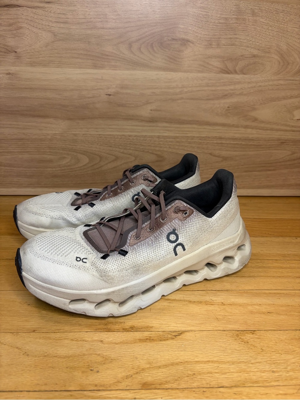 On Running Cloudtilt Women's Sneakers in Clove / Sand - Size 9